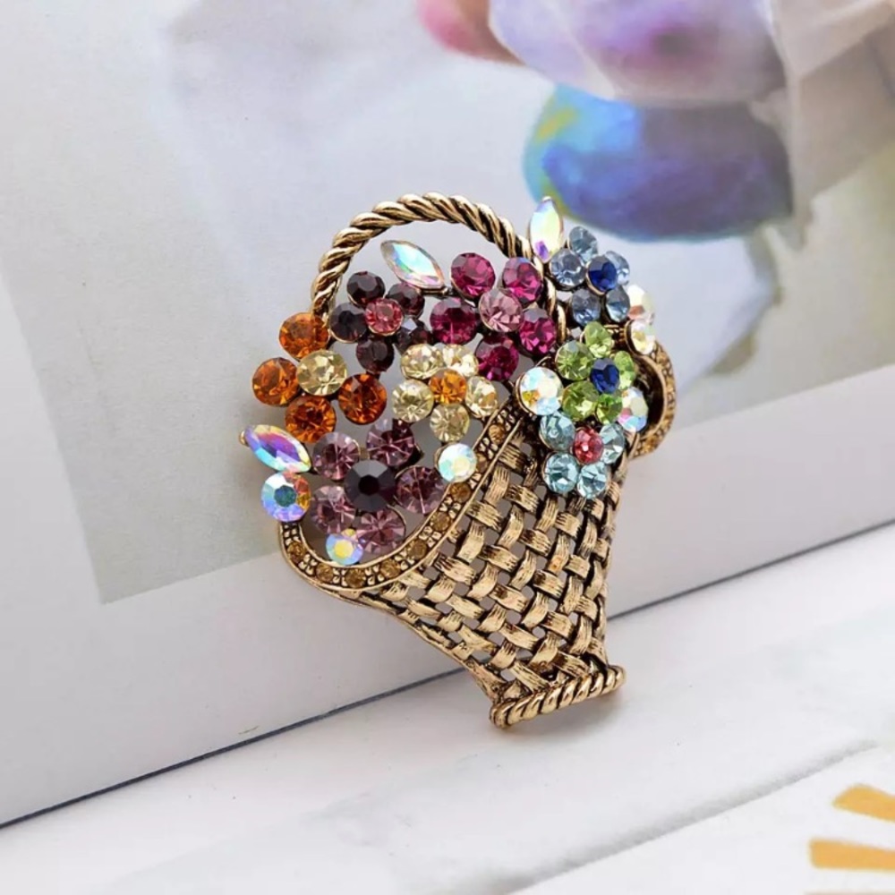 🎀NWT Floral Basket Brooch Shiney Zirconium